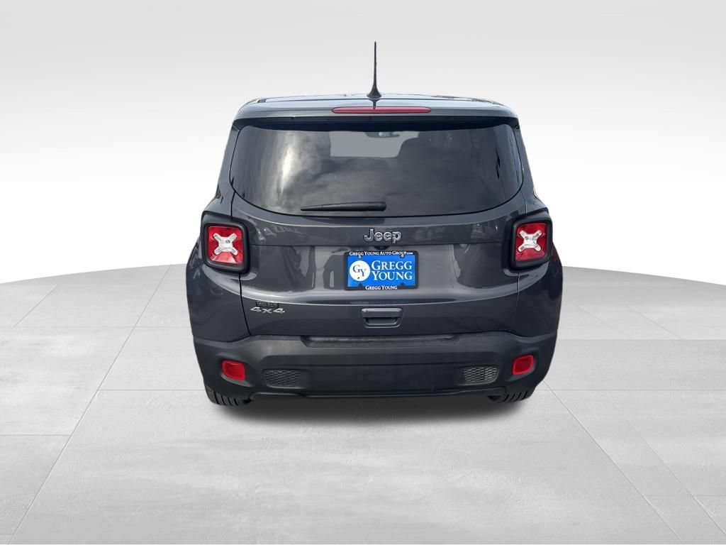 Used 2023 Jeep Renegade Latitude AWD/4WD image 5