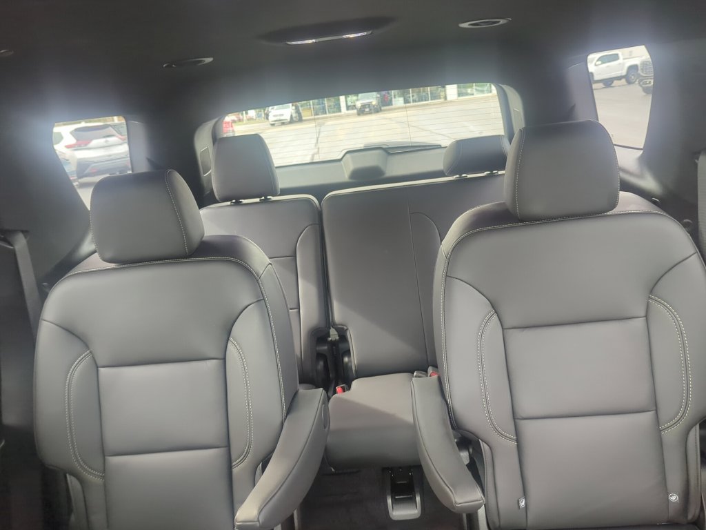 Certified 2023 Chevrolet Traverse LT w/ LT Premium Package AWD/4WD image 35