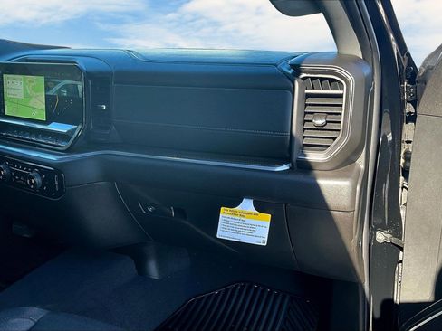 Used 2025 Chevrolet Silverado 1500 LT image 18