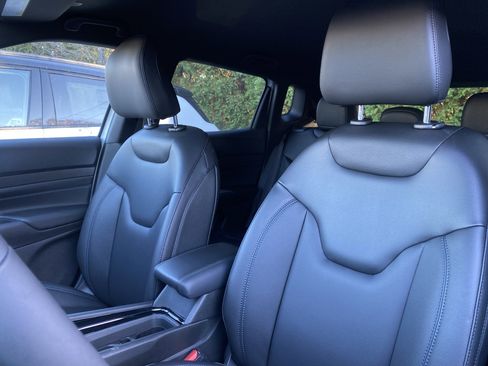 New 2026 Jeep Compass Limited image 10