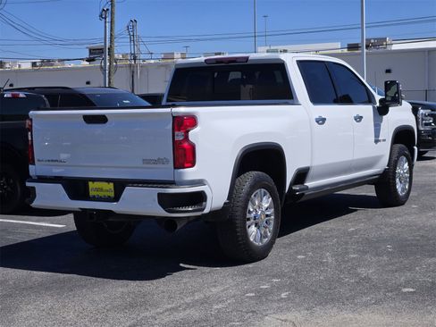 Used 2022 Chevrolet Silverado 2500 High Country image 5