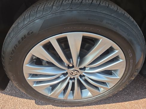 Used 2021 Toyota Highlander Platinum AWD/4WD image 10