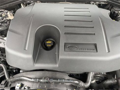 Used 2024 Land Rover Defender 130 X-Dynamic SE image 20