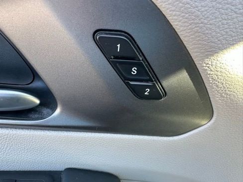 Used 2024 Chrysler Pacifica Touring-L image 27