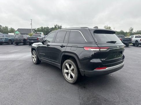 Used 2022 Jeep Grand Cherokee Limited AWD/4WD image 2