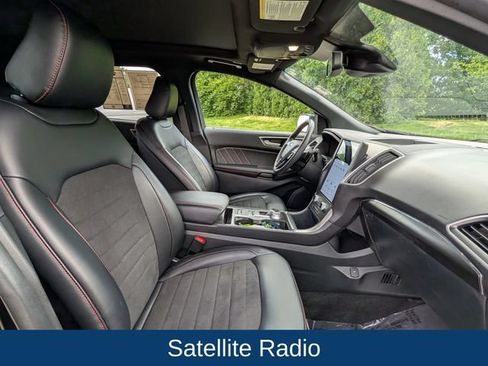 Used 2024 Ford Edge ST-Line w/ Class II Trailer Tow Package AWD/4WD image 12
