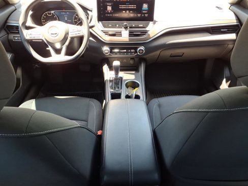 Used 2025 Nissan Altima 2.5 SV w/ SV Special Edition Package FWD image 17