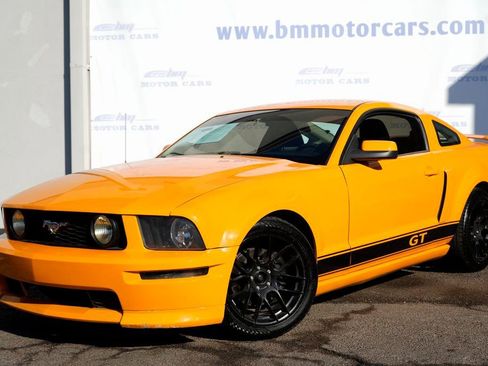Used 2008 Ford Mustang GT image 2