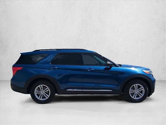 Used 2022 Ford Explorer XLT w/ Equipment Group 202A RWD image 4