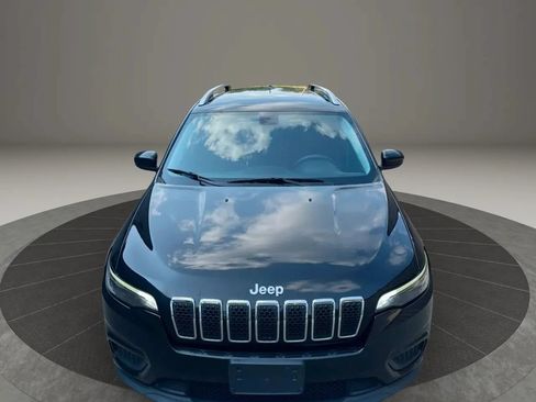 Used 2020 Jeep Cherokee Latitude FWD image 3