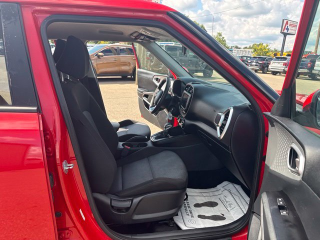 Used 2022 Kia Soul LX w/ Technology Package FWD image 12
