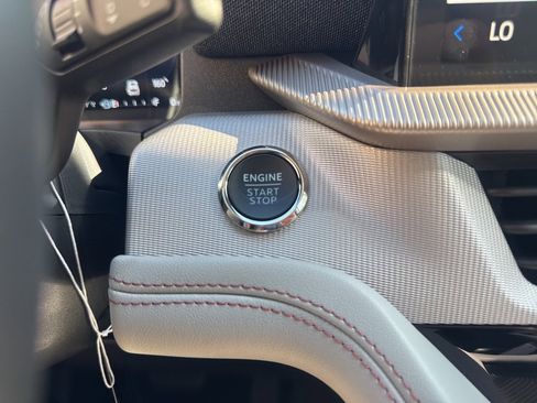 New 2025 Ford Explorer Active w/ Active Comfort Package image 23