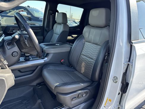 Used 2022 Chevrolet Silverado 1500 ZR2 w/ Technology Package image 25