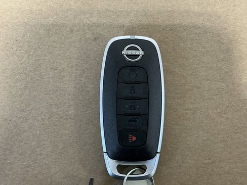 Used 2023 Nissan Rogue SL w/ SL Premium Package image 36