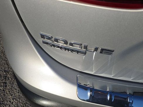 Used 2018 Nissan Rogue Sport SV w/ SV Technology Package FWD image 7