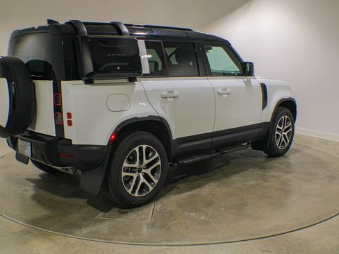 New 2026 Land Rover Defender 110 S AWD/4WD image 5