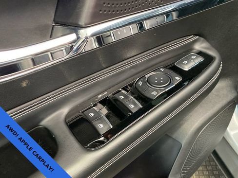 Used 2024 Lincoln Corsair AWD w/ Equipment Group 101A image 12