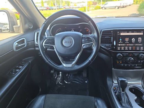 Used 2021 Jeep Grand Cherokee Laredo X AWD/4WD image 7