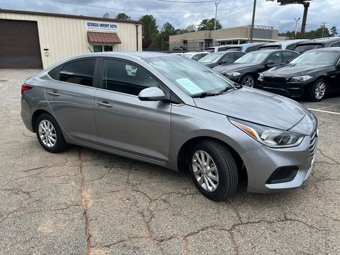 Used 2022 Hyundai Accent SEL image 12
