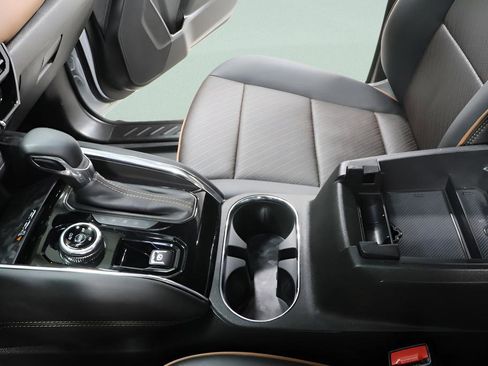 Used 2023 GMC Canyon AT4 w/ AT4 Premium Package image 20