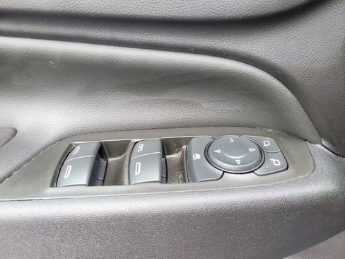 Used 2021 Chevrolet Equinox LT FWD image 20