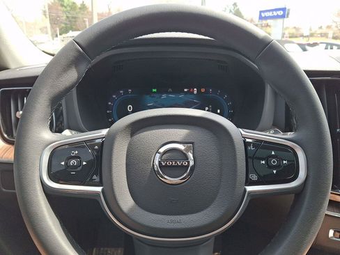 Certified 2023 Volvo XC60 B5 Plus w/ Climate Package image 21