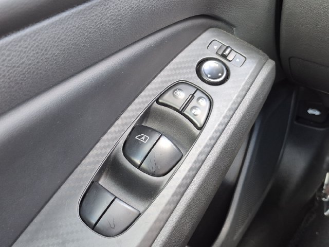 Used 2025 Nissan Altima 2.5 SV AWD/4WD image 12