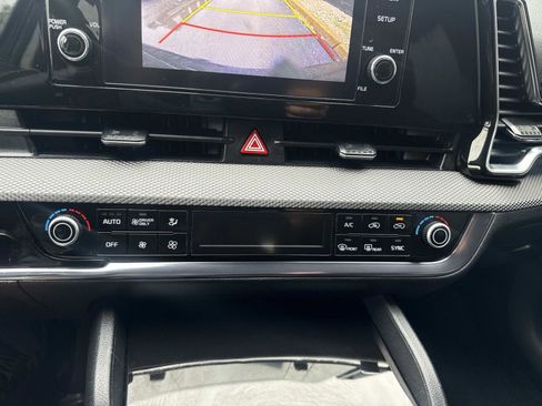 Used 2023 Kia Sportage LX image 23