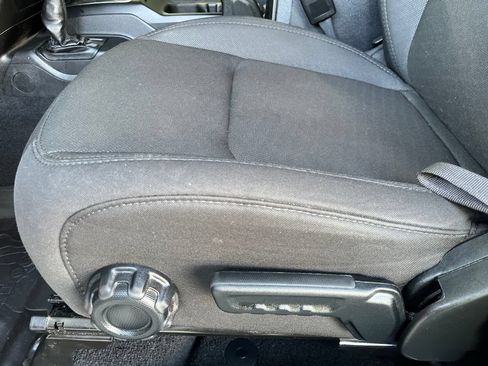 Used 2023 Jeep Wrangler Unlimited Sport AWD/4WD image 24
