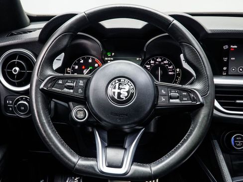 Used 2023 Alfa Romeo Stelvio Veloce AWD/4WD image 18