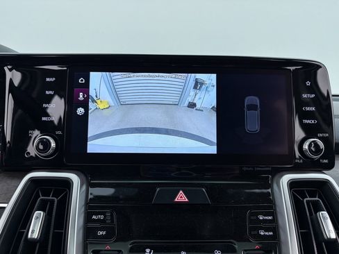 Used 2022 Kia Sorento S w/ Panoramic Sunroof Package image 6