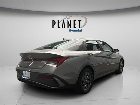Certified 2024 Hyundai Elantra Blue image 3