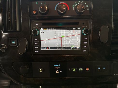 Used 2020 GMC Savana 2500 Extended w/ Enhanced Convenience Package image 19