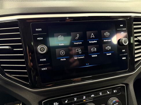 Used 2021 Volkswagen Atlas Cross Sport SEL Premium R-Line image 21