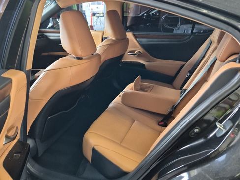 Used 2023 Lexus ES 350 w/ Premium Package FWD image 10