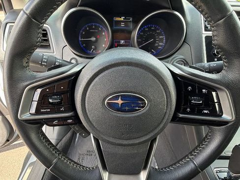 Used 2018 Subaru Outback 2.5i Limited AWD/4WD image 18