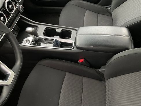 Used 2025 Nissan Sentra SV image 31