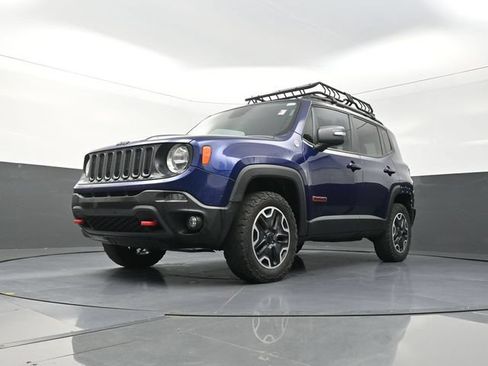 Used 2016 Jeep Renegade Trailhawk AWD/4WD image 33