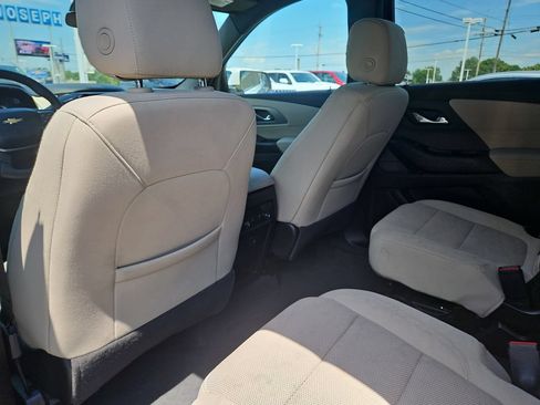 Used 2023 Chevrolet Traverse LT w/ LPO, Cargo Package AWD/4WD image 15