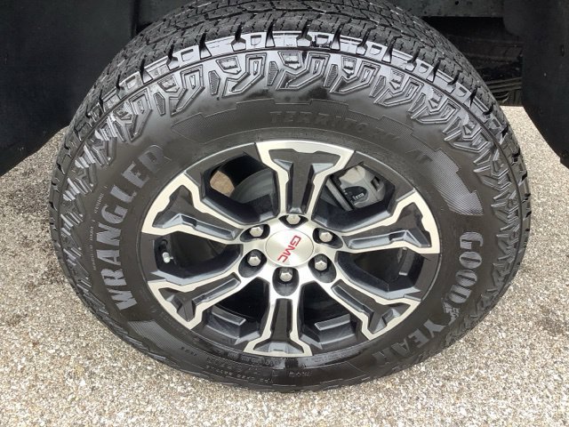 Used 2023 GMC Canyon AT4 w/ Canyon Safety Plus Package AWD/4WD image 38