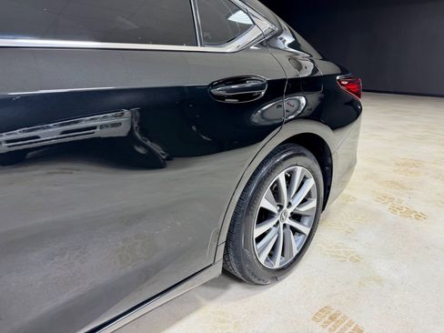 Used 2019 Lexus ES 350 Ultra Luxury w/ Premium Package image 16