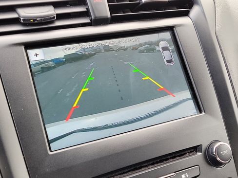 Used 2018 Ford Fusion SE w/ Equipment Group 201A image 26