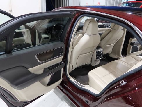 Used 2020 Lincoln Continental Reserve FWD image 13