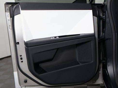 Used 2024 Tesla Cybertruck AWD Crew Cab image 13