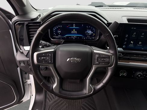 Used 2022 Chevrolet Silverado 1500 LT Trail Boss w/ LPO, Dark Essentials Package image 10