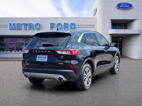 Certified 2022 Ford Escape SEL AWD/4WD image 3