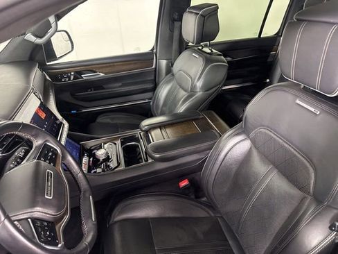 Used 2023 Jeep Grand Wagoneer Series II AWD/4WD image 33