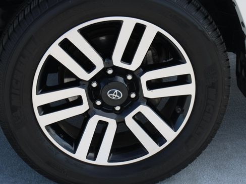 Used 2017 Toyota 4Runner Limited AWD/4WD image 10