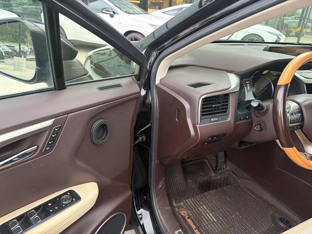 Used 2019 Lexus RX 350L AWD w/ Premium Package image 14