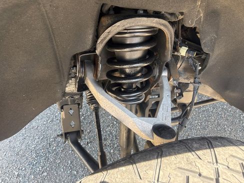 Used 2017 Cadillac Escalade Luxury AWD/4WD image 33